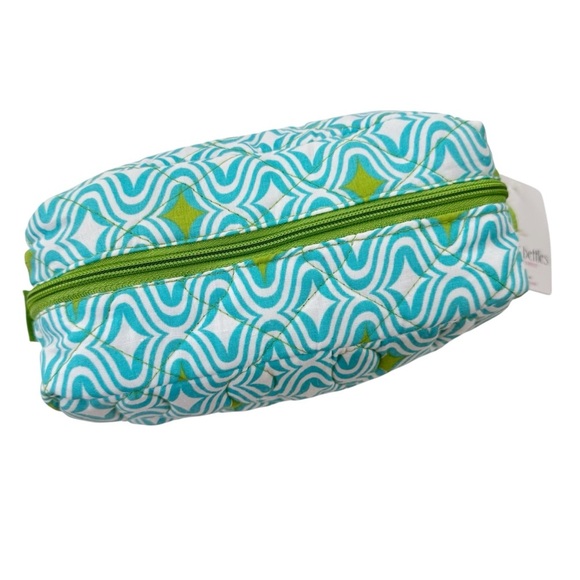 NWT Quilted Cosmetic Bag Buckhead Betties Curve Appeal Turquoise Green - Picture 3 of 9